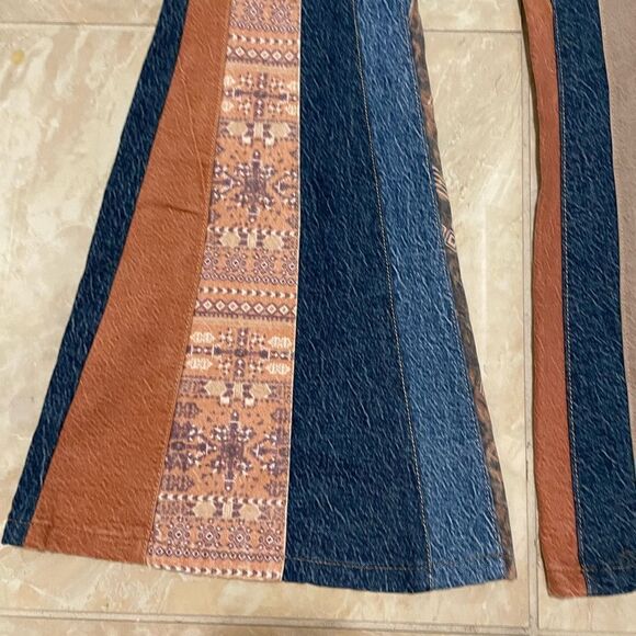 Patchwork Flare Jeans - Picture 4 of 7